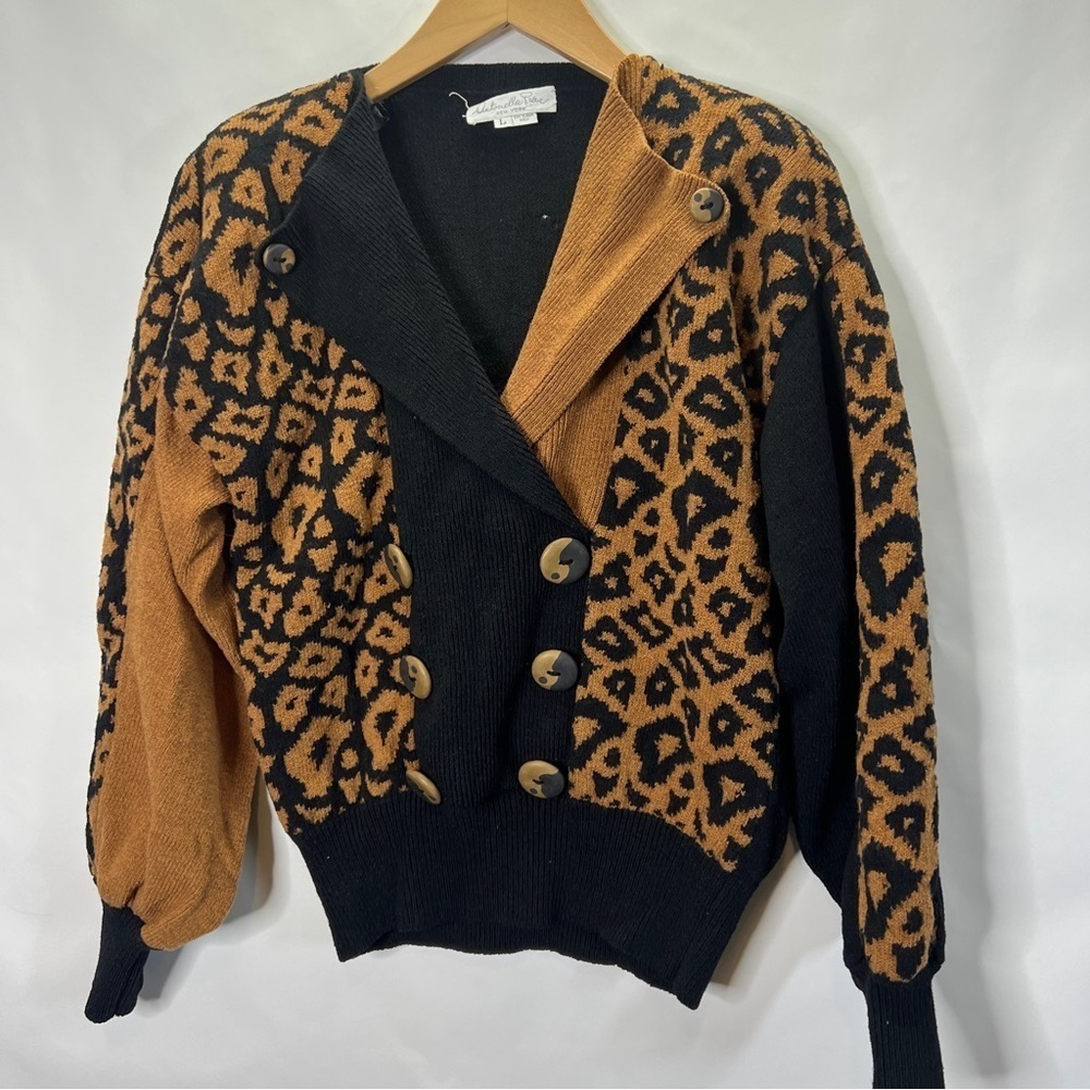 Vintage 80’s Leopard Print Sweater w/shoulder pads Women’s L
